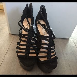 Black wedges